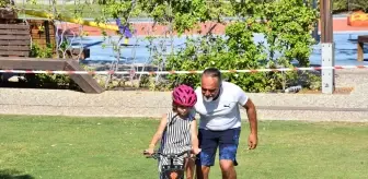 Fethiye'de Çocuklara Bisiklet Eğitimi