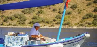 Fethiye'de Gözleme Satışıyla Geçimlerini Sağlayan Çift
