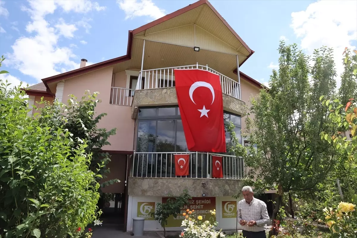 FETÖ'NÜN DARBE GİRİŞİMİNİN 9. YILI - 15 Temmuz şehidinin hatıraları 'Cennet'ten köşe oldu