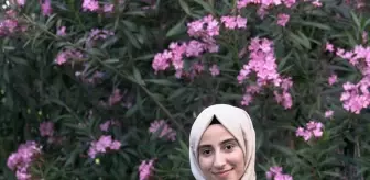 FETÖ'NÜN DARBE GİRİŞİMİNİN 9. YILI - 15 Temmuz gazisi genç kız o gecenin hafızalarda diri kalmasını istiyor
