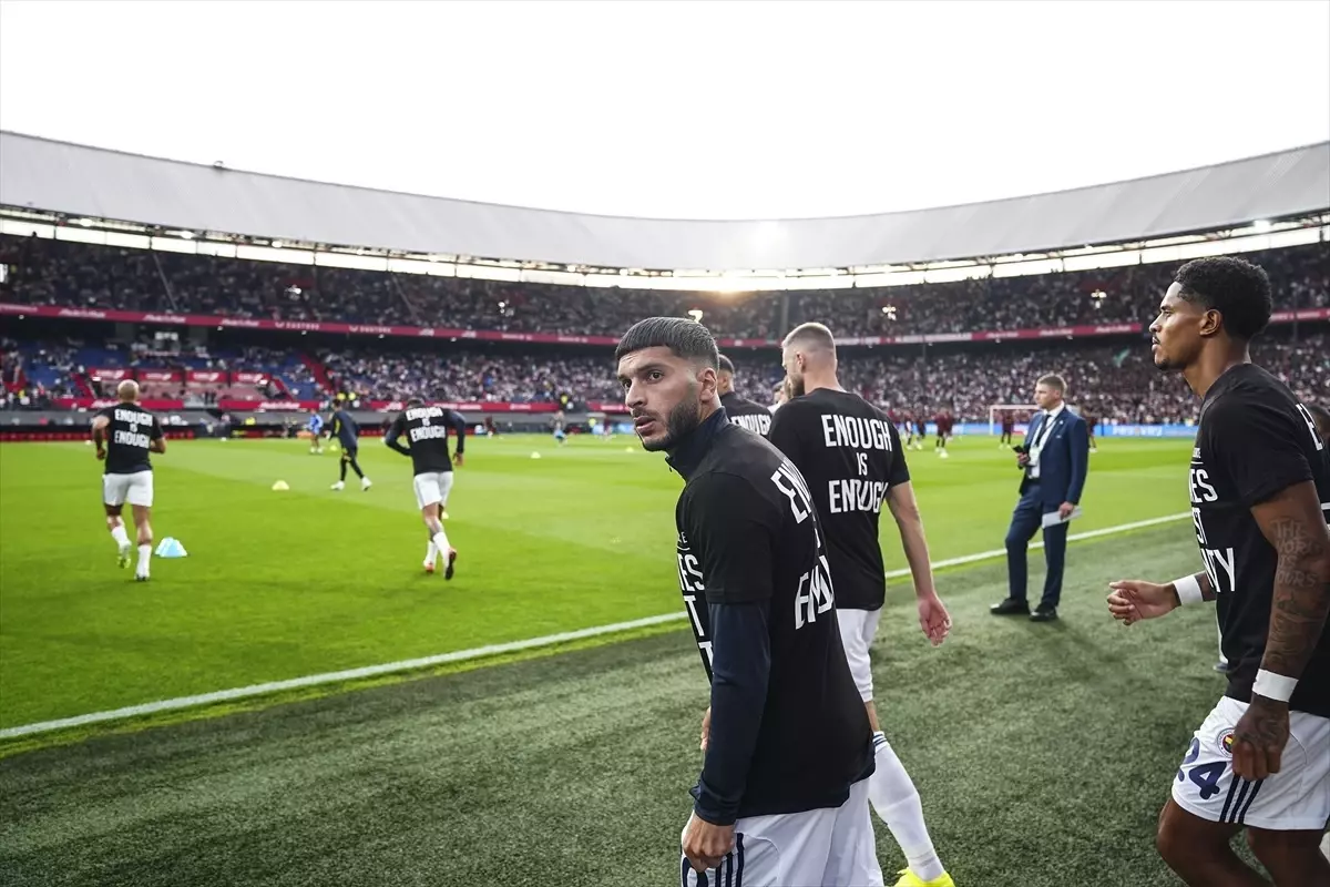 Fenerbahçe, Feyenoord ile karşılaştı: Yeni transferler sahada