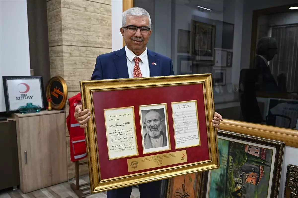 Türk Kızılay Genel Sekreteri Ramazan Saygılı, Dedesi Onbaşı Yusuf'un Mektubuna Kavuştu