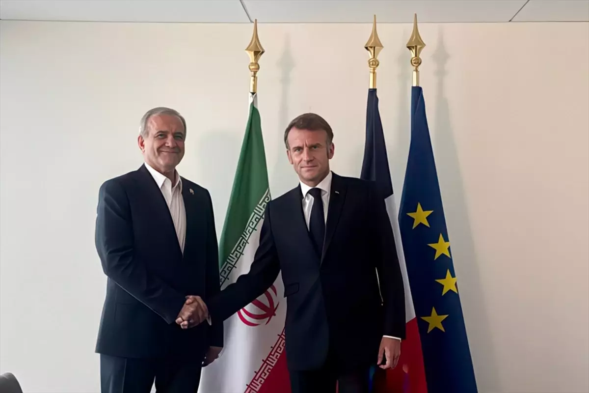 Macron ve Pezeşkiyan, İran'ın Nükleer Programını Görüştü