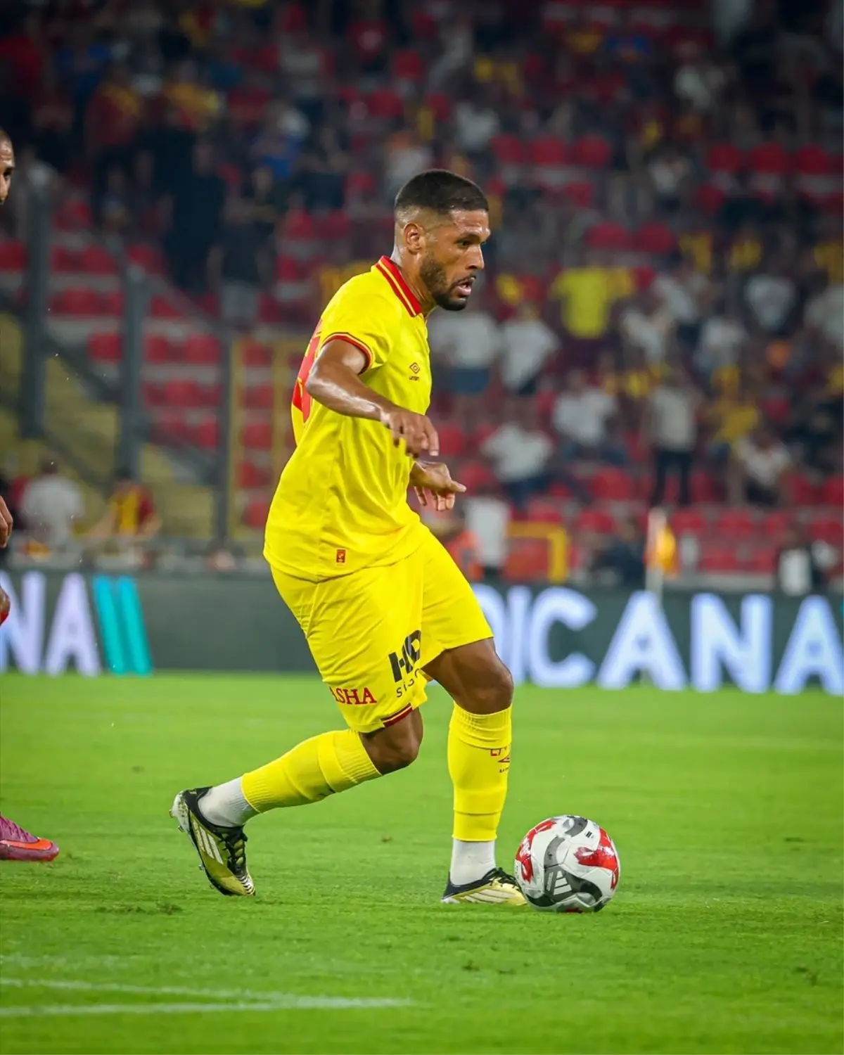 Göztepe, Antalyaspor'u 1-0 mağlup etti