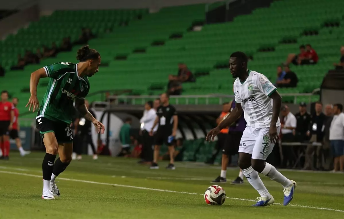 Sakaryaspor, Iğdır FK'yi 3-2 Mağlup Etti