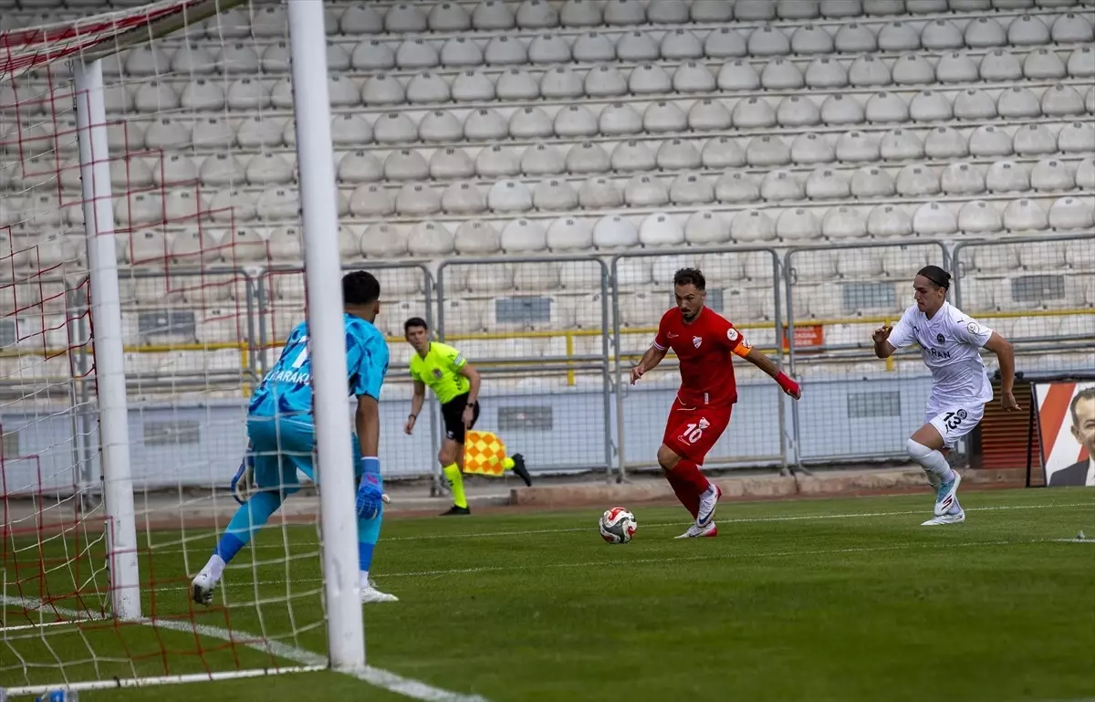 Boluspor, Atatürk Stadyumu'nda Manisa FK'yı 2-0 Mağlup Etti