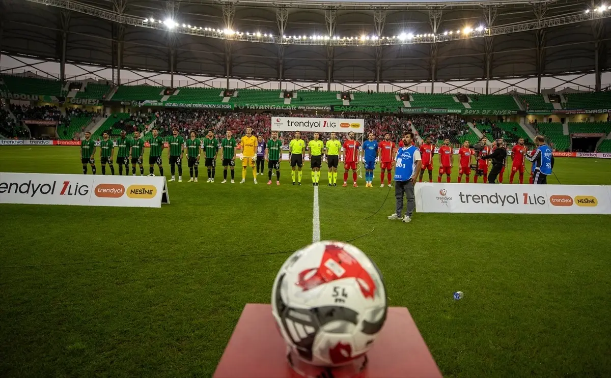 Sakaryaspor, Amed Sportif Faaliyetler'i 2-1 Yenerek Üç Puan Aldı