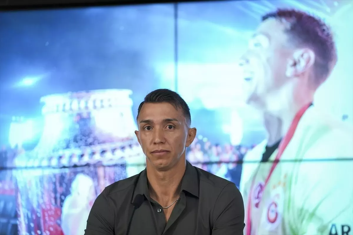 Galatasaray'ın efsane kalecisi Muslera, sarı-kırmızılı kulübe veda etti Açıklaması