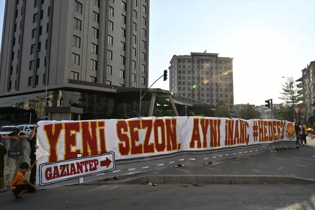Galatasaray, Süper Lig 2025-2026 Sezonu İçin Gaziantep'e Geldi