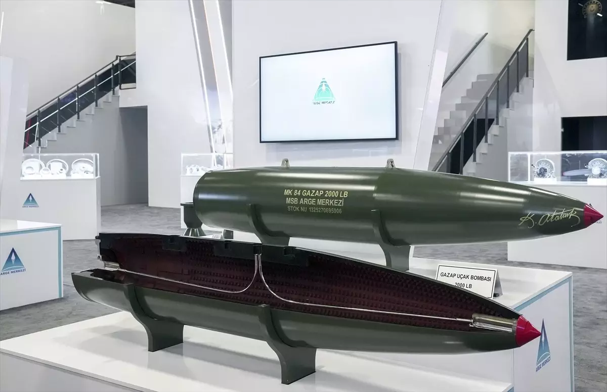 GAZAP ve HAYALET uçak bombaları ilk kez IDEF 2025'te sergilendi
