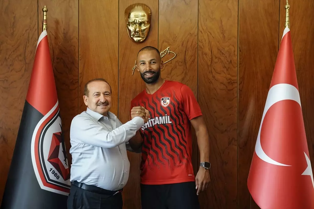 Gaziantep FK, Nazım Sangare ile Anlaştı