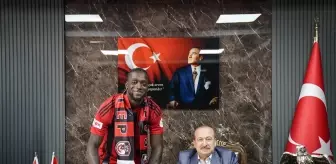 Gaziantep FK, Stoper Myenty Abena ile Anlaştı