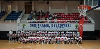 Gaziantep'te 62 genç voleybolcu profesyonelliğe adım attı