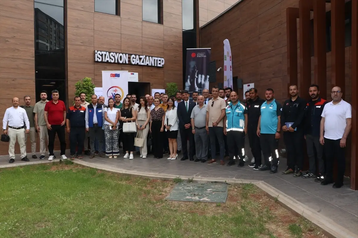 Gaziantep'te afet yardım görevlilerine 'Ruh Sağlığı Eğitimi' verildi