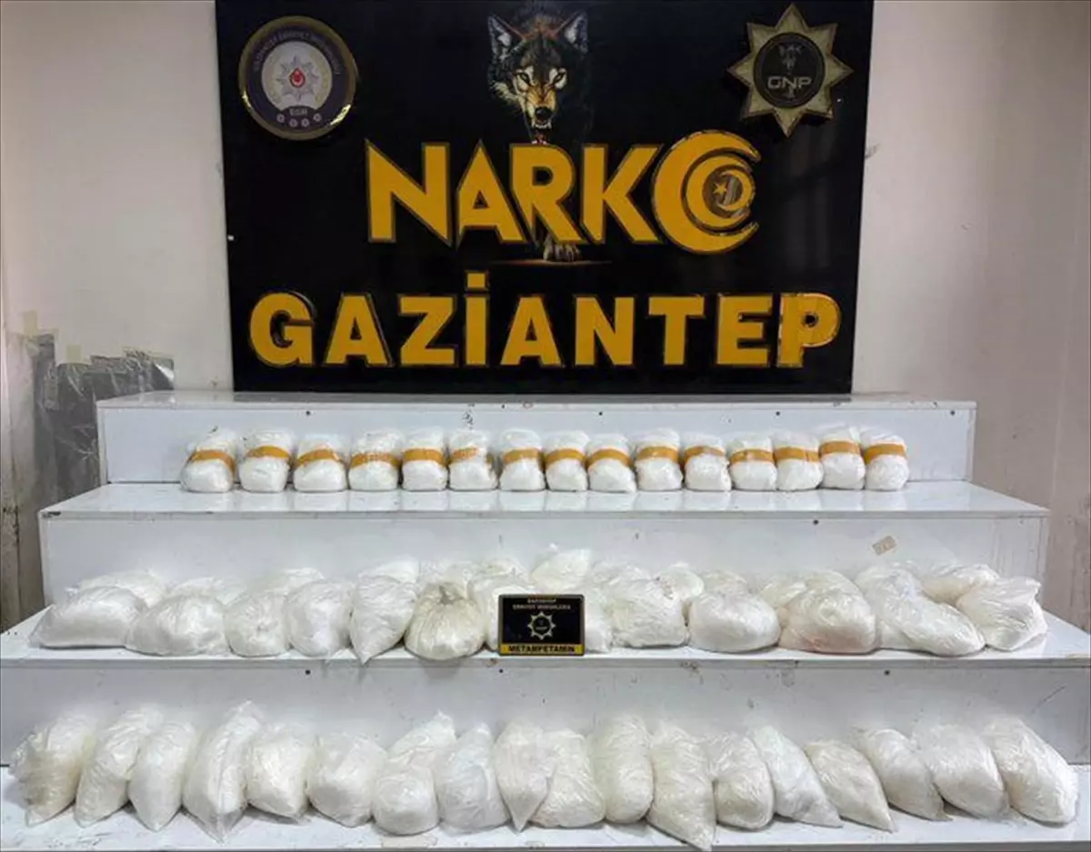 Gaziantep'te Hafif Ticari Araçta 58 Kilo Uyuşturucu Ele Ge geçirildi