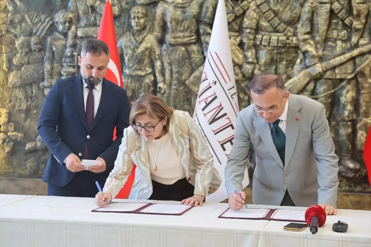 Gaziantep'te Maddi İmkanları Yetersiz Öğrencilere Sınav Desteği Protokolü İmzalandı