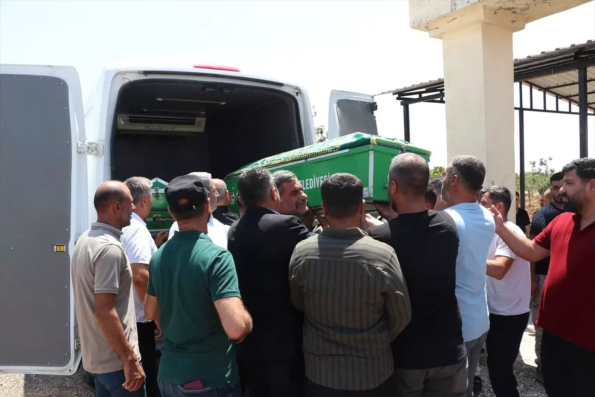 10 Yaşındaki Otizmli Onurcan Özdemir'in Cenazesi Toprağa Verildi