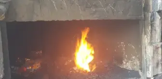 Gaziantep'te Demirciler Kavurucu Sıcaklıkta Çalışmaya Devam Ediyor