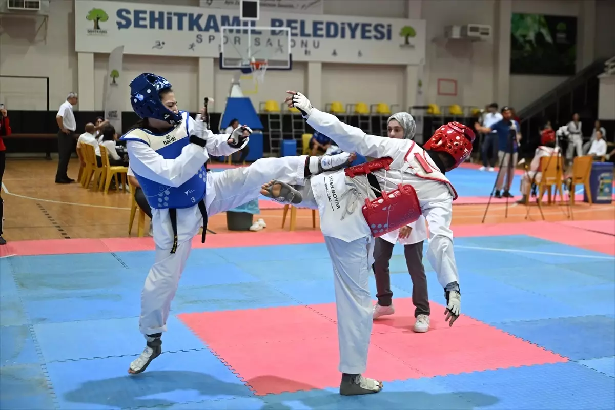 Gaziantep'te 21 İlden 400 Sporcu Tekvando Şampiyonası'nda Yarışıyor
