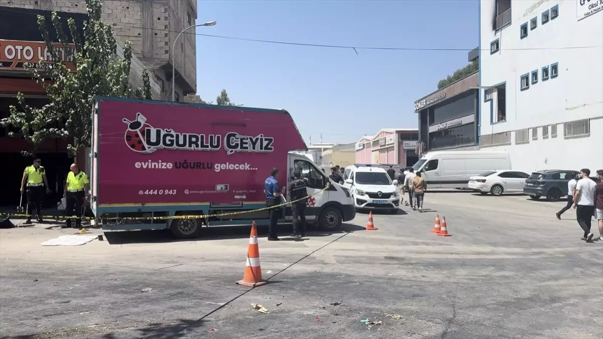 Gaziantep'te Kamyonet Çarpmasıyla 9 Yaşındaki Çocuk Hayatını Kaybetti