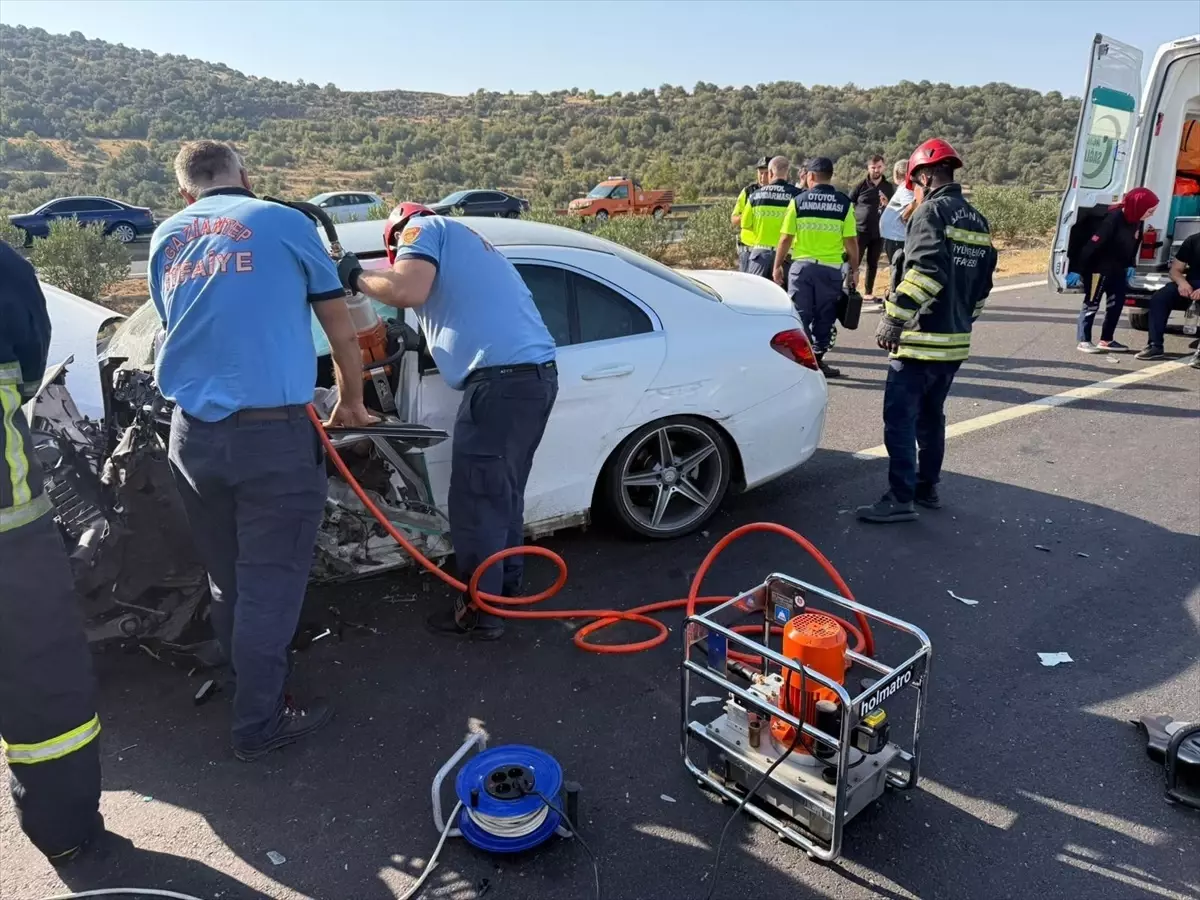 Gaziantep'te Trafik Kazası: 1 Ölü, 2 Yaralı