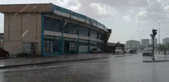 Gaziantep'te Sağanak Yağmur Trafiği Aksattı