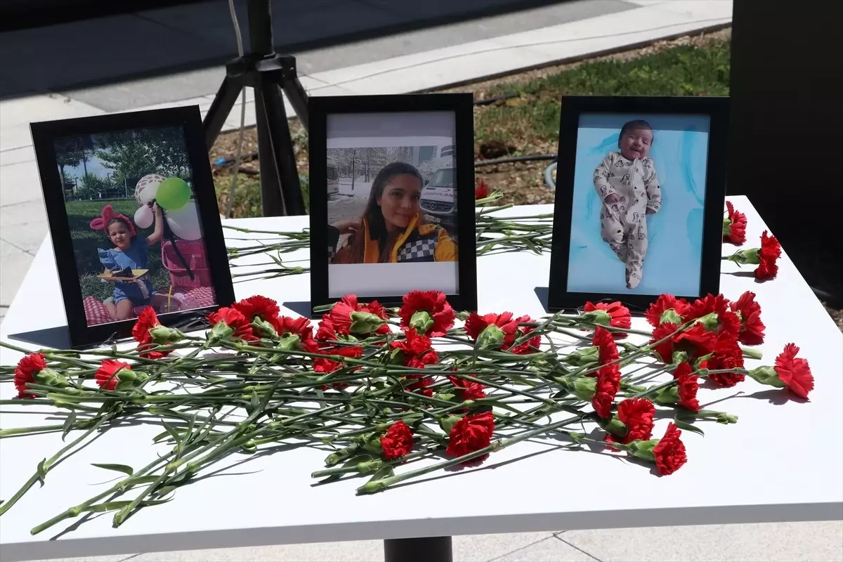 Gaziantep'te Trafik Kazasında Hayatını Kaybeden Aile İçin Tören Düzenlendi