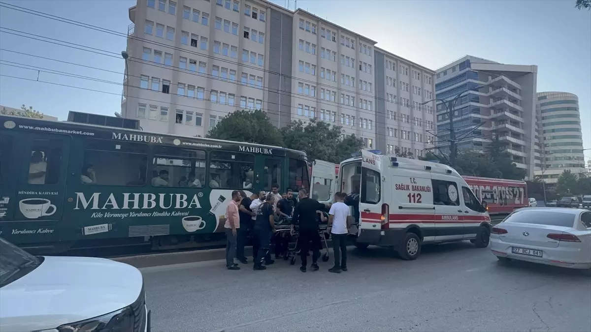Gaziantep'te Tramvay Kazası: Bir Kişi Yaralandı