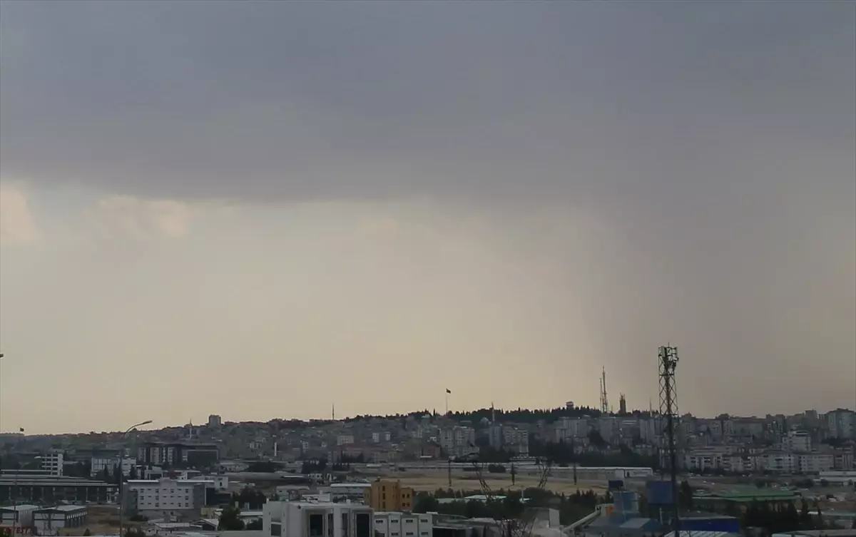 Gaziantep ve Adıyaman'da toz taşınımı etkili oldu