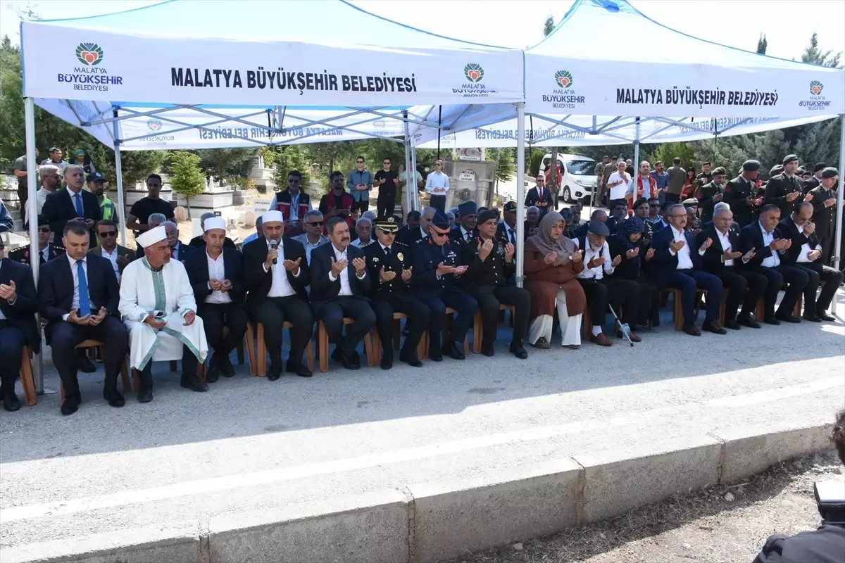 Gaziantep ve çevre illerde 15 Temmuz dolayısıyla şehitlikler ziyaret edildi