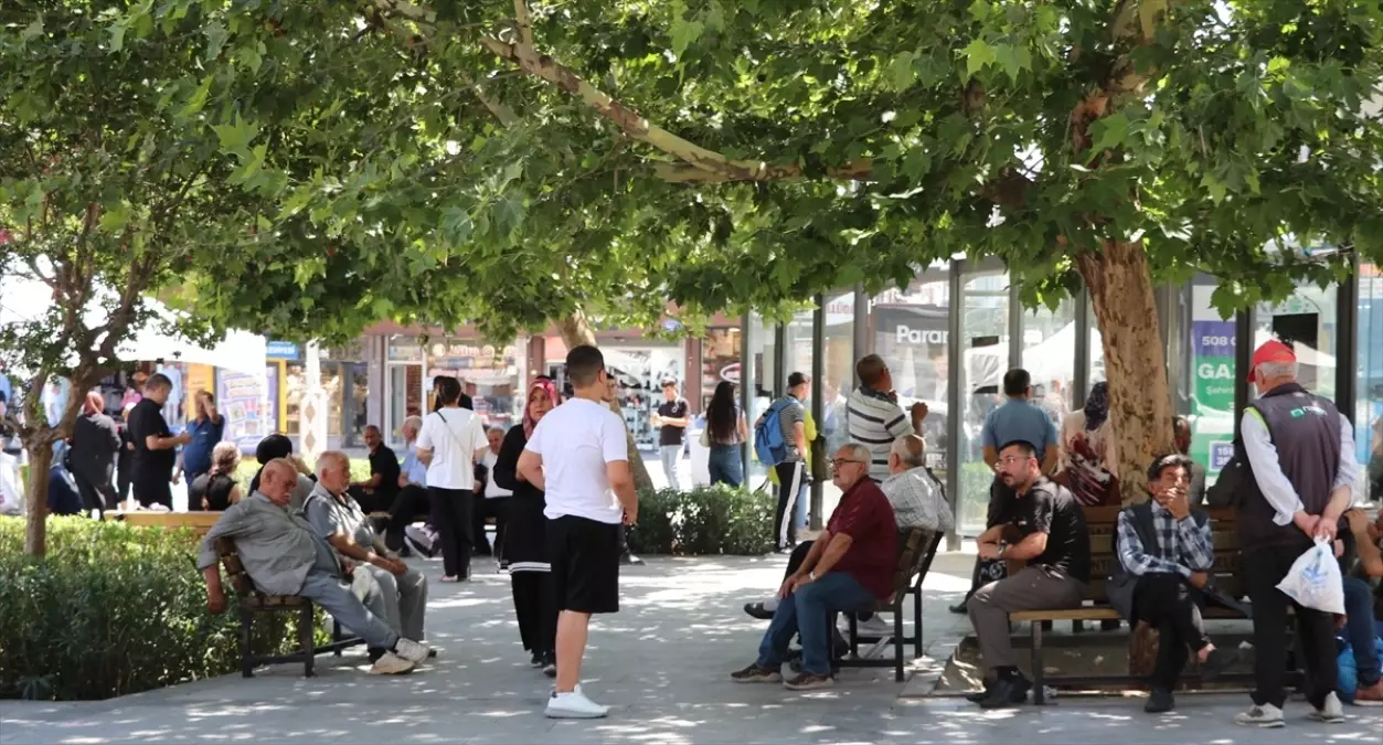 Gaziantep ve Kahramanmaraş'ta Aşırı Sıcaklar Hayatı Olumsuz Etkiliyor