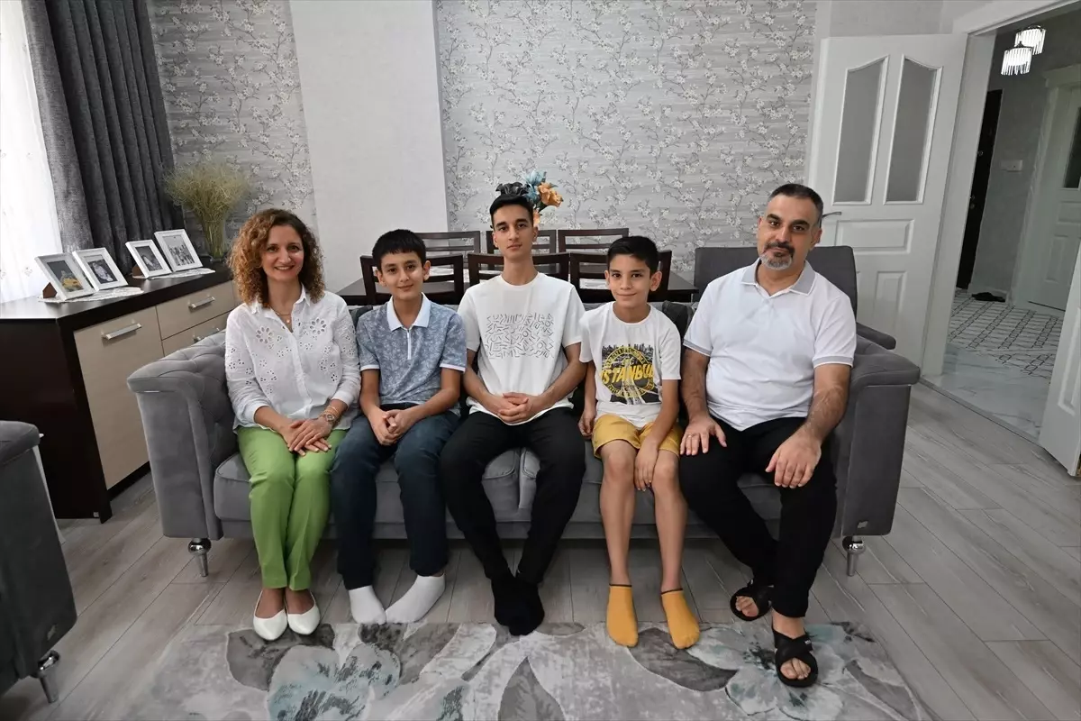 Nizip'te Çifte Türkiye Birinciliği: Öğretmen Ailesinin Başarısı