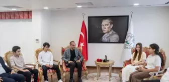 Gaziosmanpaşa Belediye Başkan Vekili Karadeniz, ilçedeki LGS birincilerini ağırladı
