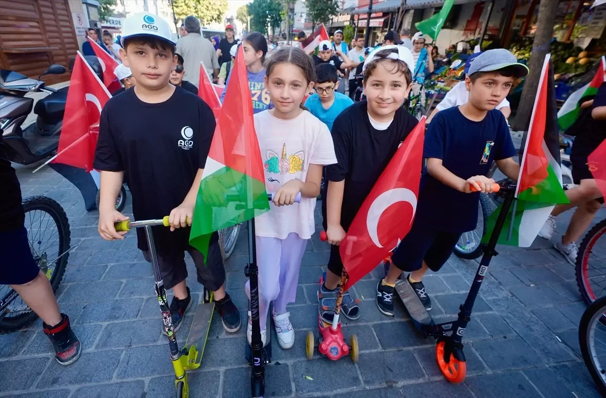 Filistin'e Destek İçin 'Özgür Filistin Bisiklet Turu' Düzenlendi