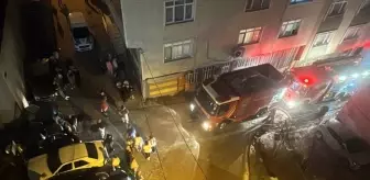 Gaziosmanpaşa'da 5 Katlı Binada Yangın: Çatı Katı Kullanılamaz Hale Geldi