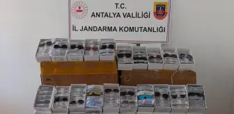Antalya'da Kaçakçılık Operasyonu: 15 Bin Güneş Gözlüğü Ele Geçirildi