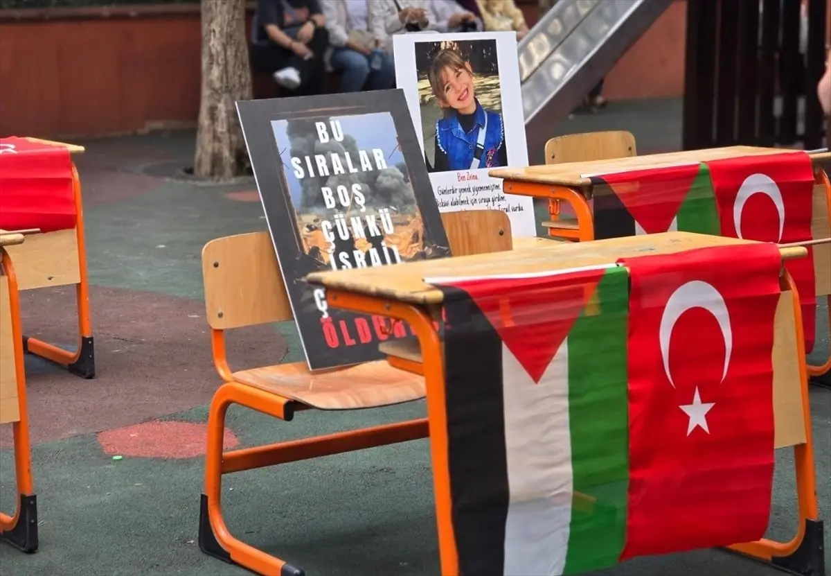 Filistinli Çocuklar İçin Boş Sıralarla Anma Etkinliği