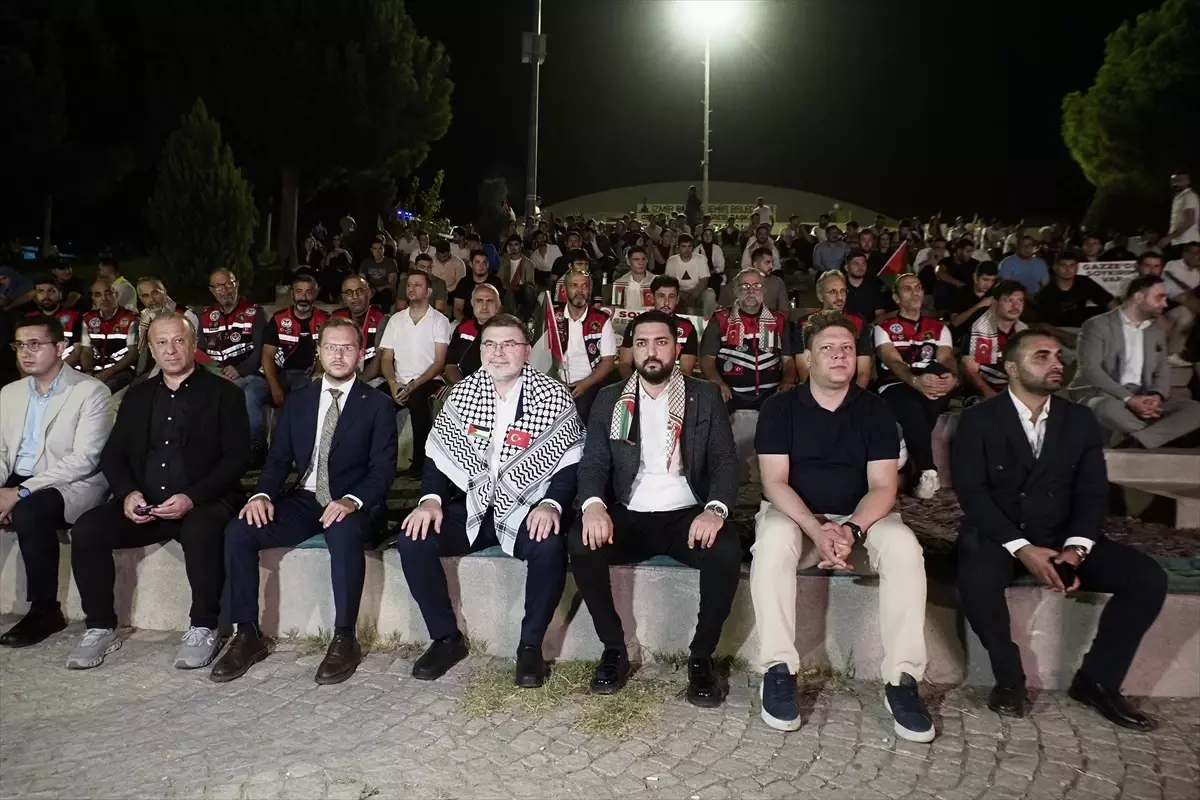 AK Parti İzmir Gençlik Kolları'ndan Gazze İçin Belgesel Gösterimi