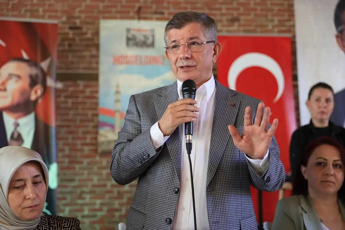 Ahmet Davutoğlu Edirne'de Partililerle Buluştu