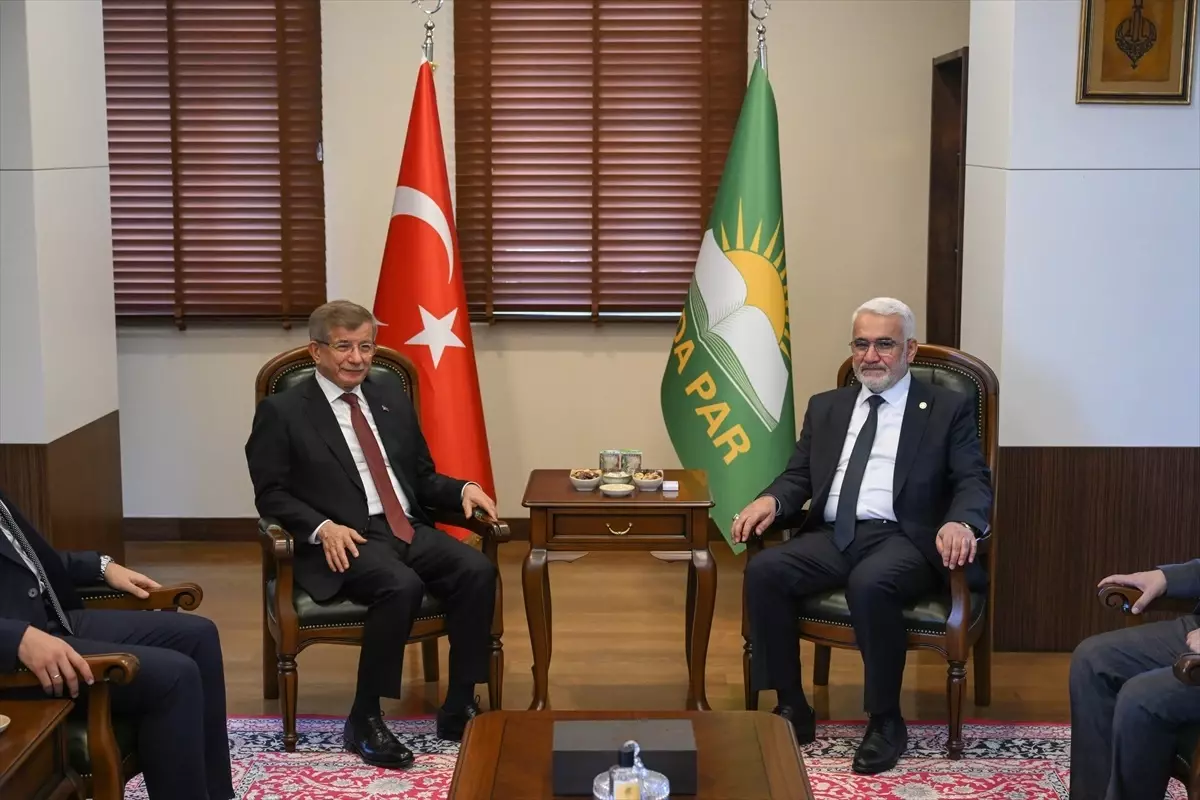 Ahmet Davutoğlu'ndan HÜDA PAR Ziyareti ve Gazze Açıklamaları
