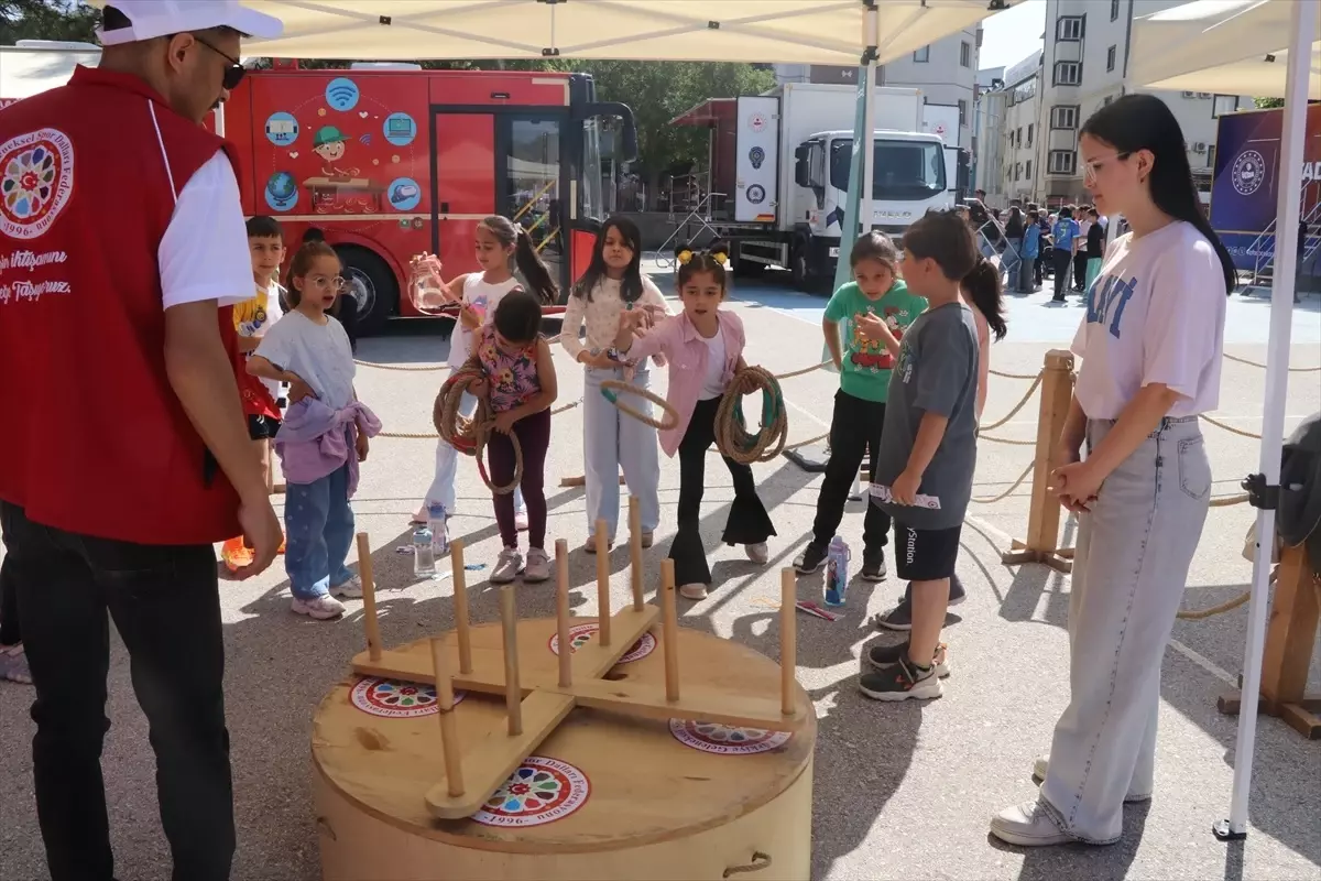 Geleneksel Oyunlar Tırı Çankırı'da Öğrencilerle Buluştu