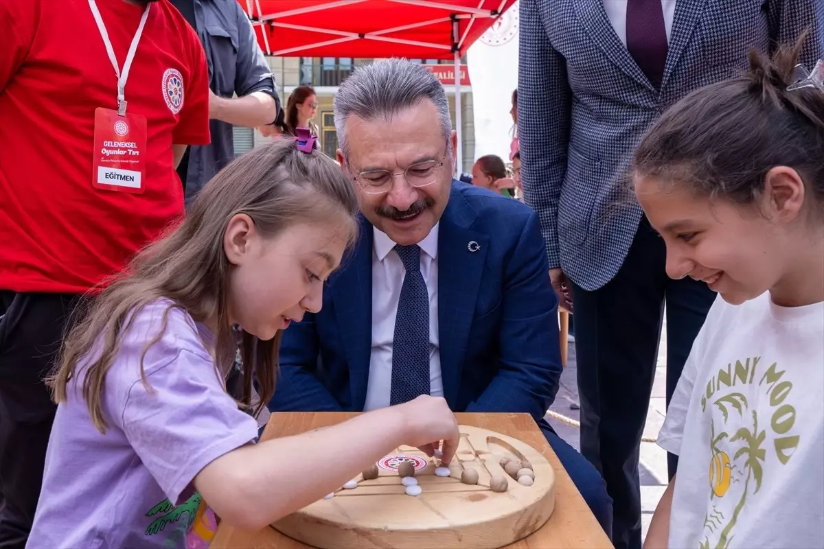 Geleneksel Oyunlar Tırı Öğrencilerle Buluştu