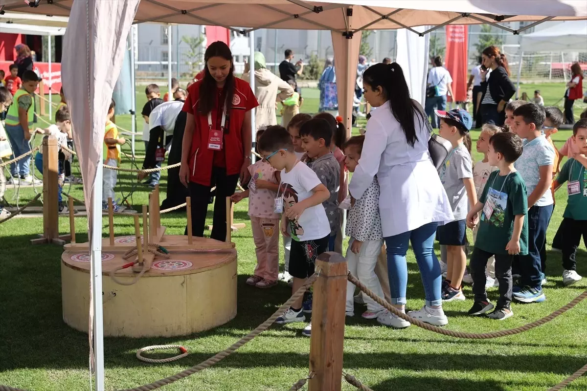Nevşehir'de Çocuklar Geleneksel Oyunlarla Eğlendi