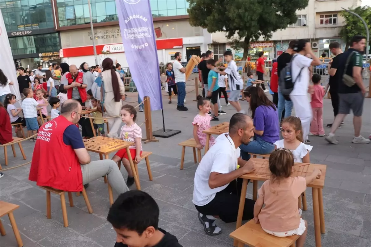 Geleneksel Oyunlar Tırı Siirt'te Çocukları Buluşturdu