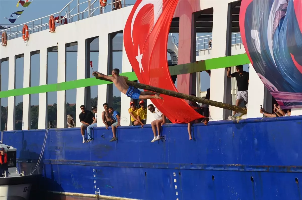 Gelibolu'da Denizcilik ve Kabotaj Bayramı Coşkuyla Kutlandı