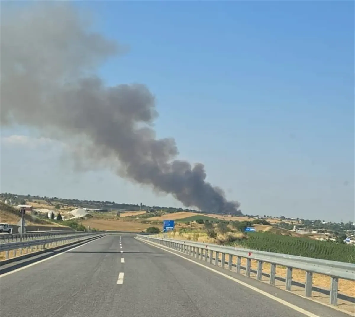 Gelibolu'da İki Ayrı Buğday Tarlasında Yangın Çıktı