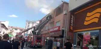 Gelibolu'da Üç Katlı Binada Yangın Paniği
