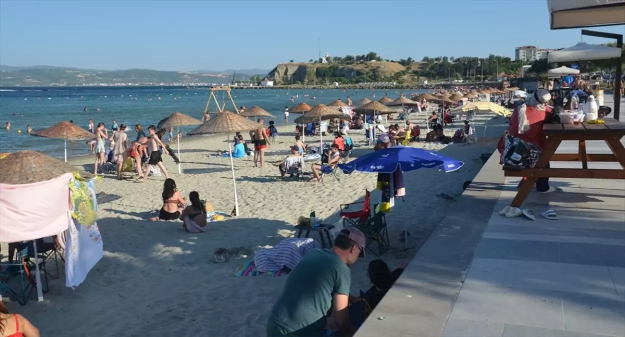 Gelibolu'da Sıcak Havada Plaj Yoğunluğu