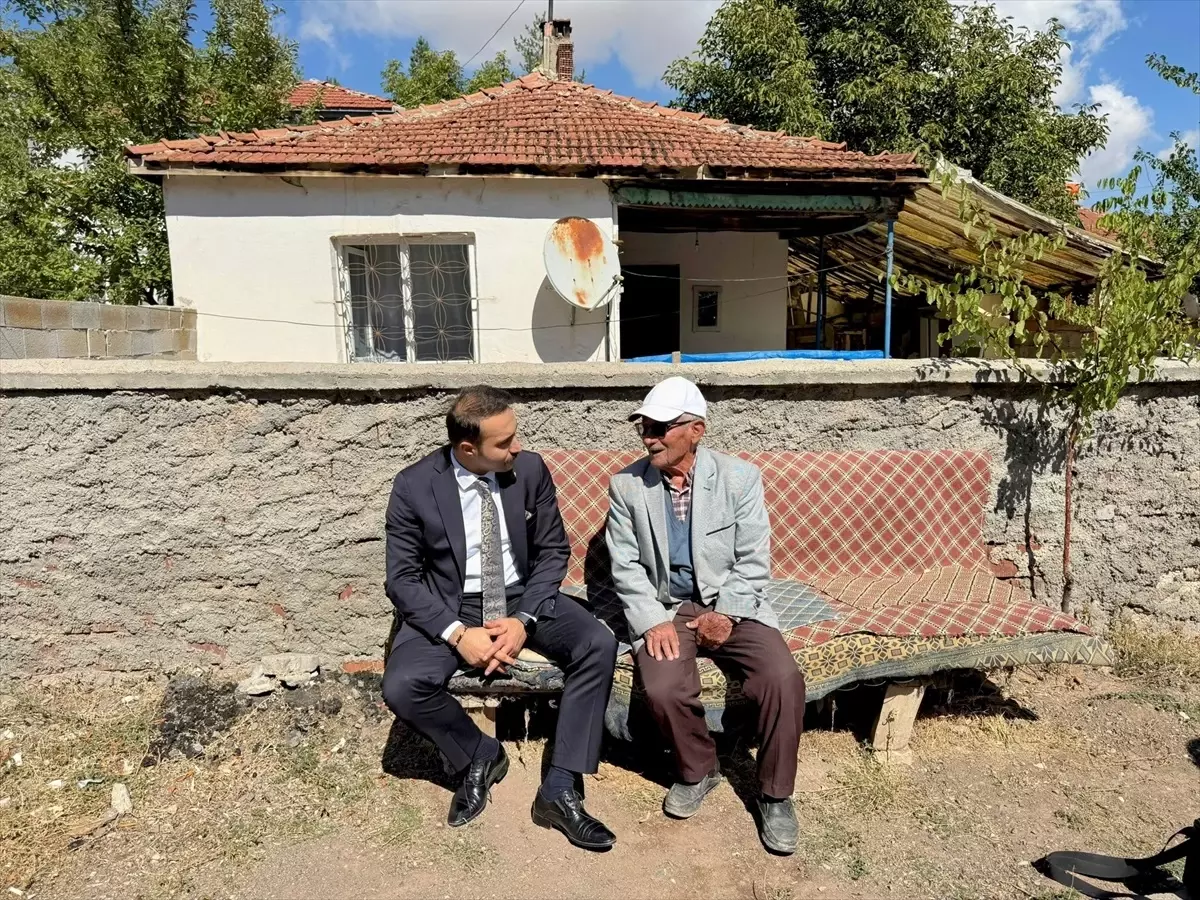 Kaymakam Koca, Dünya Yaşlılar Günü'nde Yaşlıları Ziyaret Etti