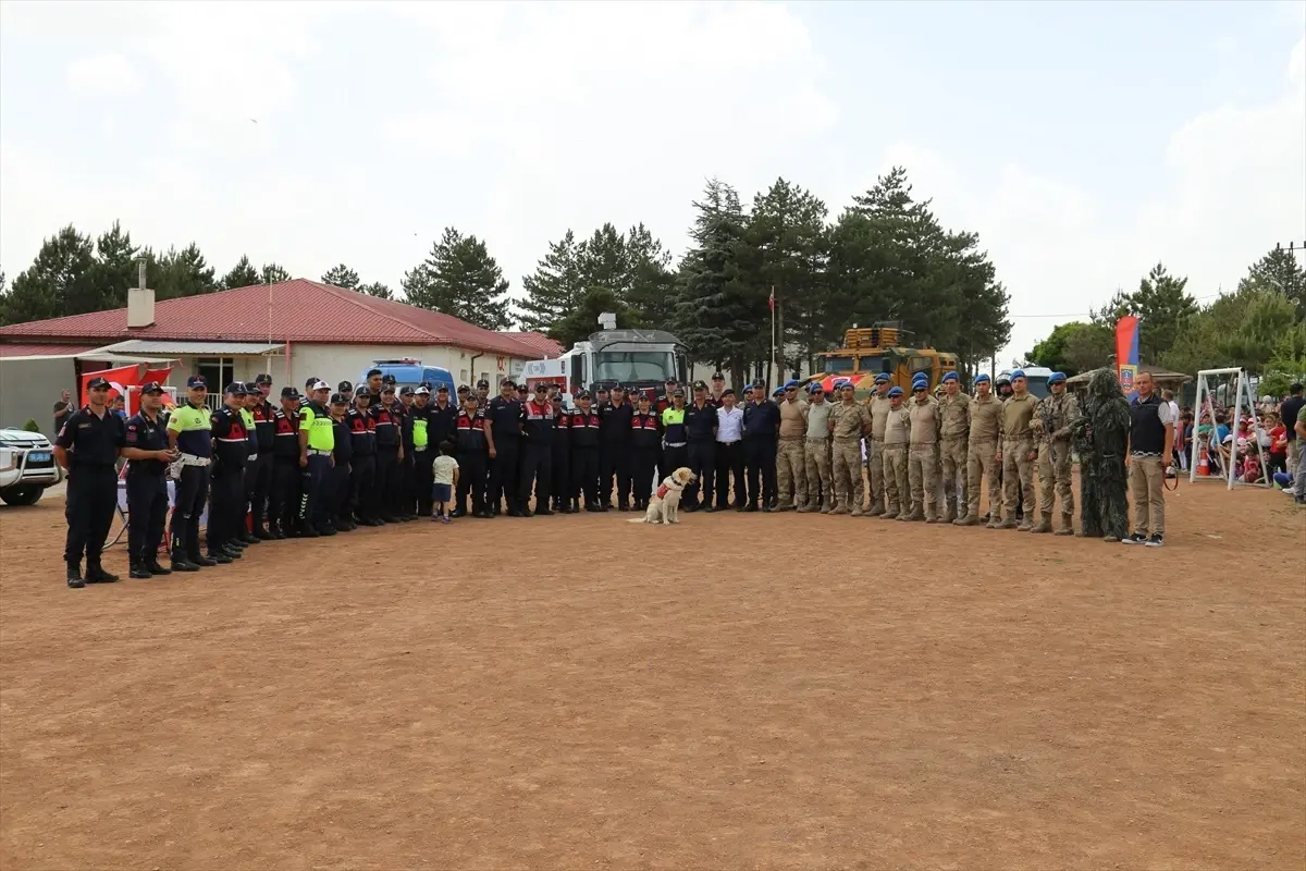 Gemerek'te Öğrencilere Jandarma Teşkilatı Tanıtıldı